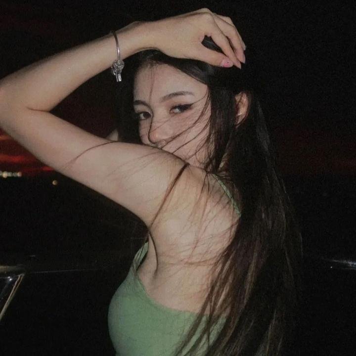 她房间里的云